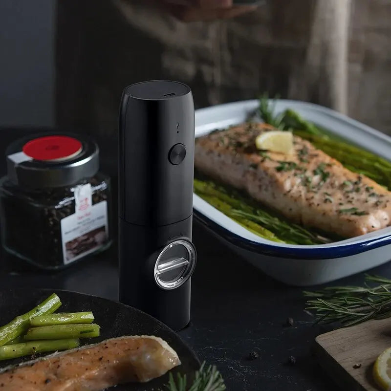 Rechargeable USB Electric Automatic Salt and Pepper Grinder. - Gym&Gadgets